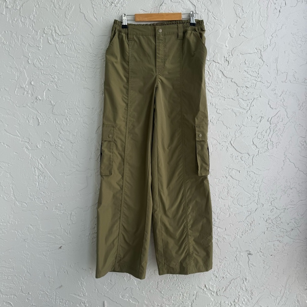 Love tree women’s Olive Loose Fit Parachute Cargo Pants, size Medium - Picture 4 of 15